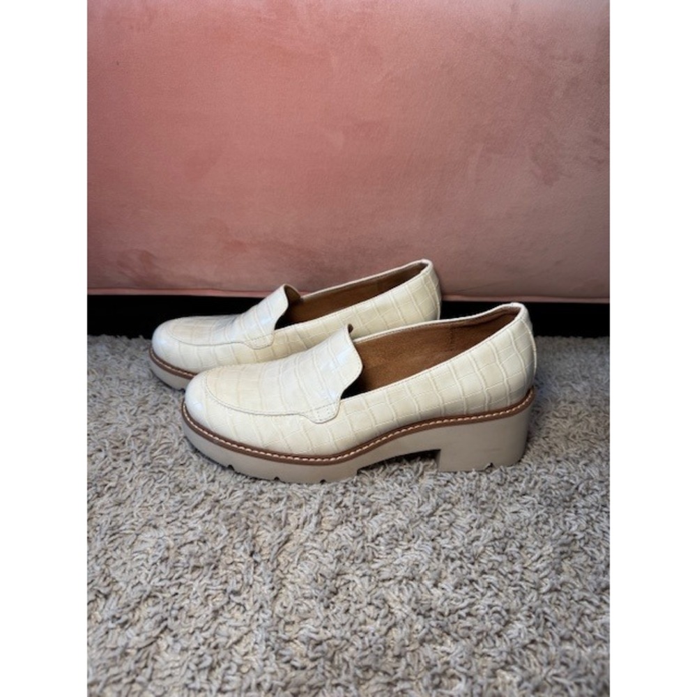 Naturalizer Cream Croc Embossed Platform Lug Sole Loafers Block Heel Womens